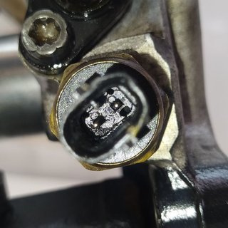 BOMBA COMBUSTIBLE MERCEDES-BENZ CLASE V (W447) *