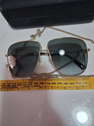 Occhiali da sole donna Givenchy con catenina
