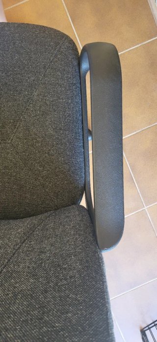 Silla de escritorio giratoria. En perfecto estado.