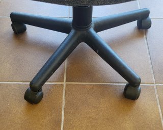 Silla de escritorio giratoria. En perfecto estado.