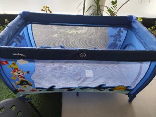 Cuna de viaje Asalvo con colchón y sábanas