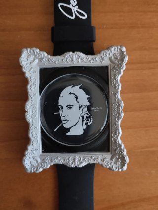 Swatch Portrait Jeremy Scott SUOZ121