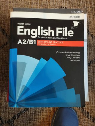 English File A2/B1 Pre-intermediate With Online...