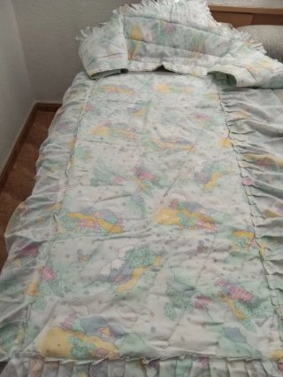 Chichonera y edredón estampado