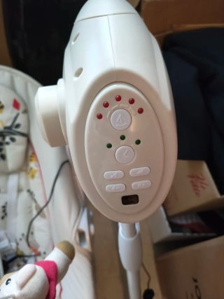 Dondolo automatico Foppapedretti musica e luci.