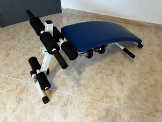 Banco abdominales + Kit pesas con discos
