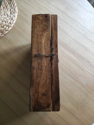 Cuelgallaves madera con detalles