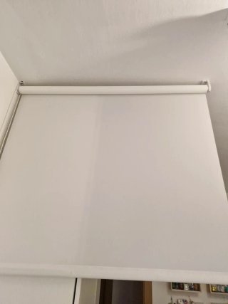 Tenda a rullo bianca. Larghezza 97 cm