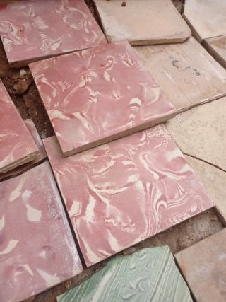 Baldosa hidráulica rosa y blanca