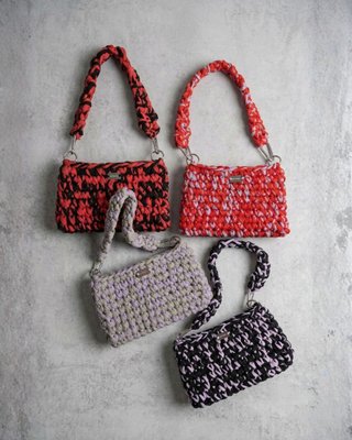 Bolso crochet bicolor negro lila unisex