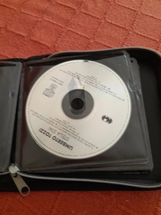 Custodia CD compilation con all'interno vari Cd