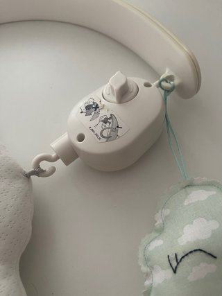 Móvil musical cuna elefante nube