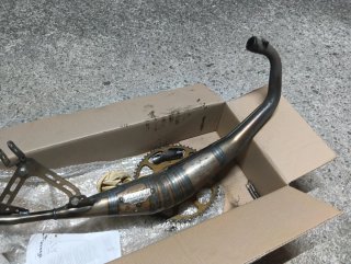 Tubo de escape Yasuni para MRT 50cc