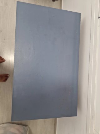 Cómoda azul de madera