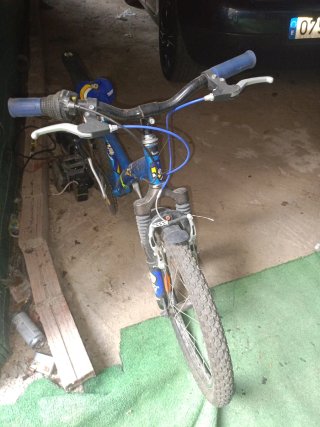 Bicicleta infantil azul