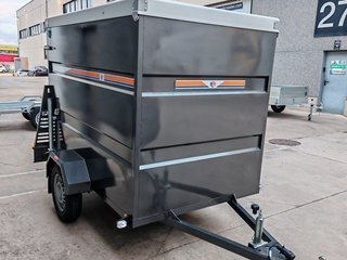 Remolque cerrado 750 kg