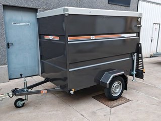 Remolque cerrado 750 kg