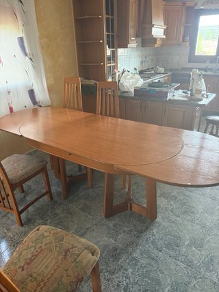 Mesa comedor extensible ovalada y 6 sillas madera