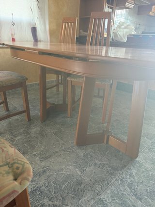 Mesa comedor extensible ovalada y 6 sillas madera