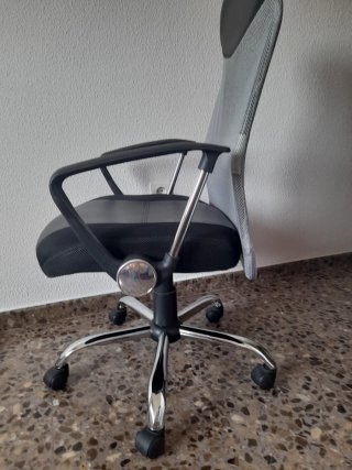 Silla de oficina ergonómica giratoria