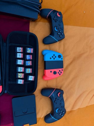 Nintendo Switch con 4 mandos extra y 11 juegos