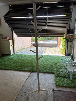 Perchero de madera blanco