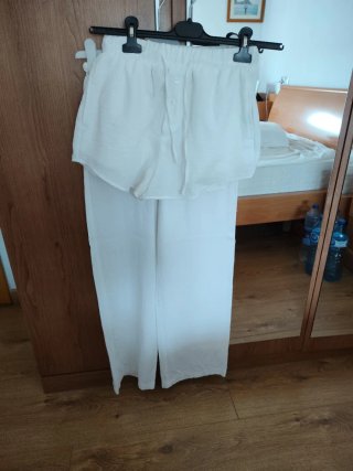 Dos pantalones lino blanco Bershka el largo sin