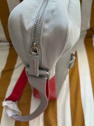 Bandolera CK Calvin Klein Gris y Roja