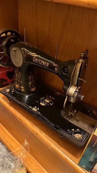 Máquina de coser Gritzner antigua