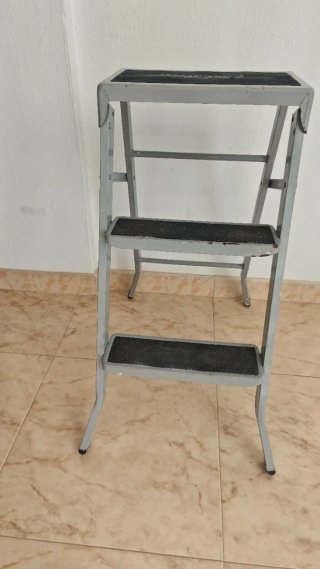 Taburete Escalera 3 Peldaños Gris