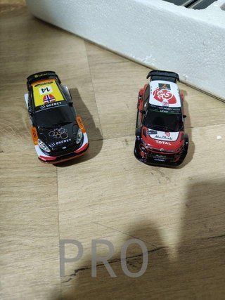 Circuito de Slot con Dos Coches incluidos, mandos