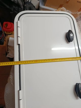 Puerta Autocaravana Blanca
