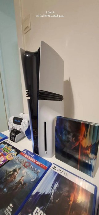 Consola PS5 + 5 Juegos + Mando