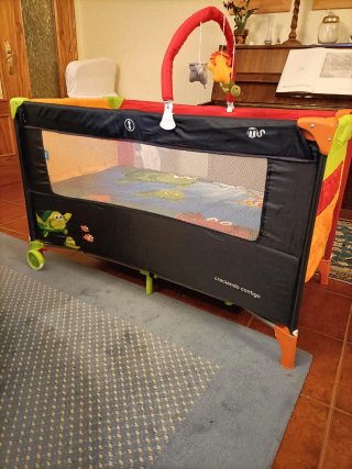 Cuna de viaje con colchón