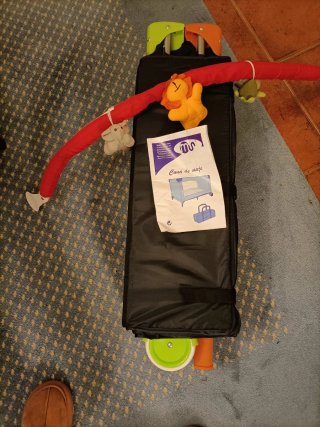 Cuna de viaje con colchón