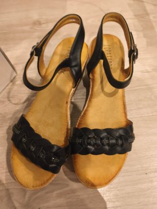 Sandalias cuña doradas y negras talla 39