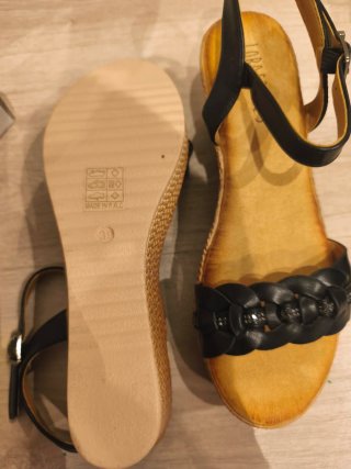 Sandalias cuña doradas y negras talla 39