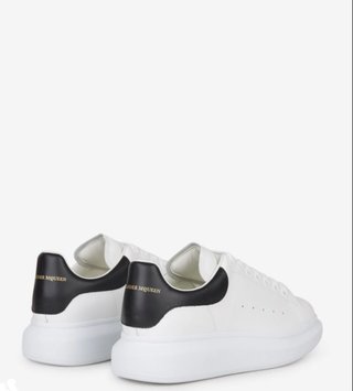 Sneakers Alexander McQueen bianche e nere