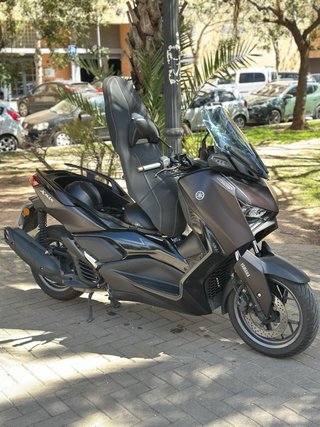 Yamaha XMAX Tech MAX 125 Negra