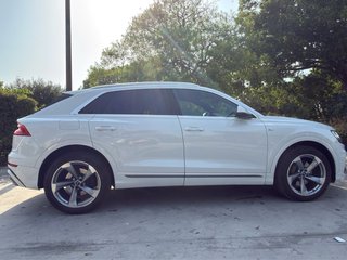 Audi Q8 S line 2019