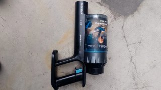 Escoba aspiradora con accesorios