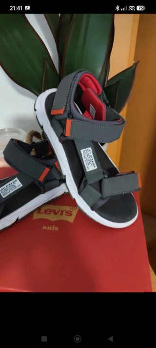 Sandalias Levi's Niños Talla 37-38