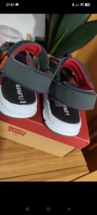 Sandalias Levi's Niños Talla 37-38