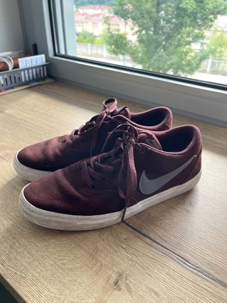 Zapatillas Nike SB granates