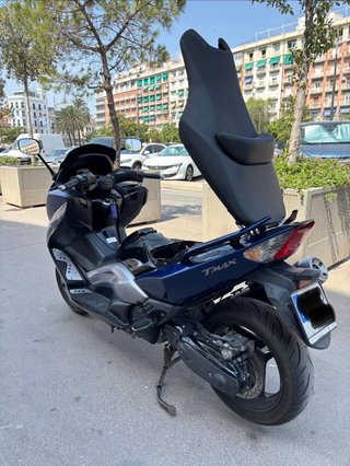 Yamaha TMAX Maxi Scooter Azul Oscuro
