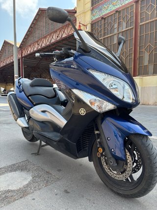 Yamaha TMAX Maxi Scooter Azul Oscuro