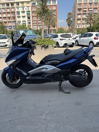 Yamaha TMAX Maxi Scooter Azul Oscuro
