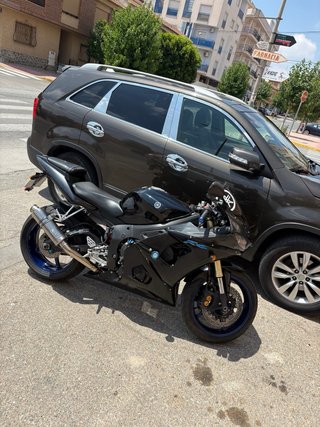 Yamaha R6 Negra