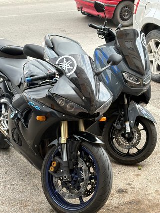 Yamaha R6 Negra