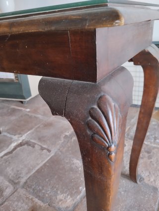 Mesa auxiliar antigua madera patas cabriolé
